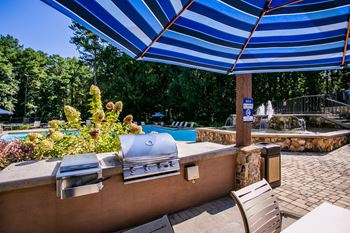 Park trace apartments bbq/picnic area